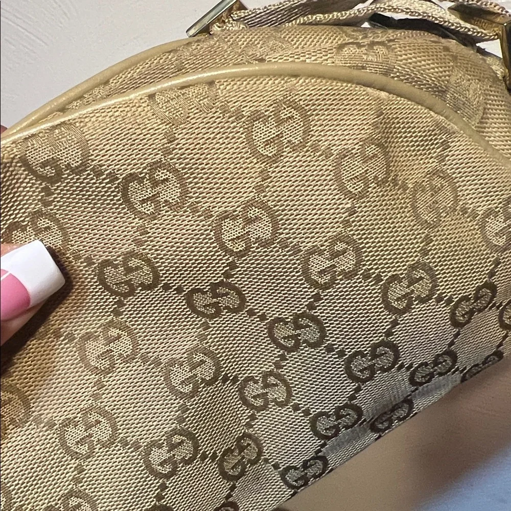 GUCCI authentic VINTAGE MONOGRAM HALF MOON MINI POUCHETTE BAG - Picture 5 of 17